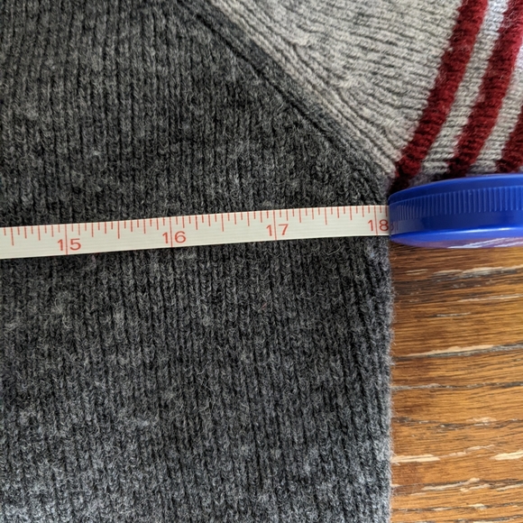 Classic Roots Sweater, grey mock neck - Picture 5 of 5